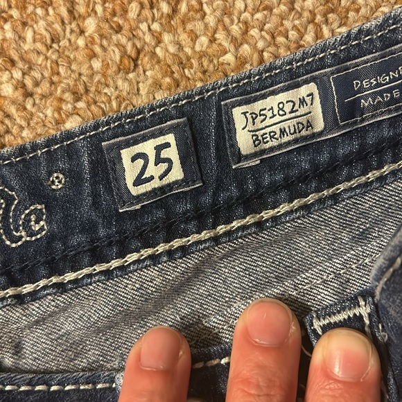 Miss Me Bermuda Shorts Size 25 (3) - Picture 4 of 5